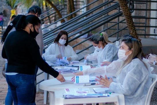 Vacinação contra a Covid-19 nesta quarta atende pessoas com 47 anos no Sesc; confira o cronograma completo