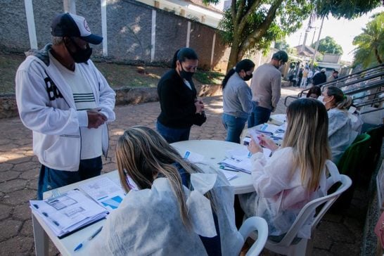 Araxá vacina pessoas a partir de 37 anos nesta quinta e estende locais para aplicação da 2ª dose