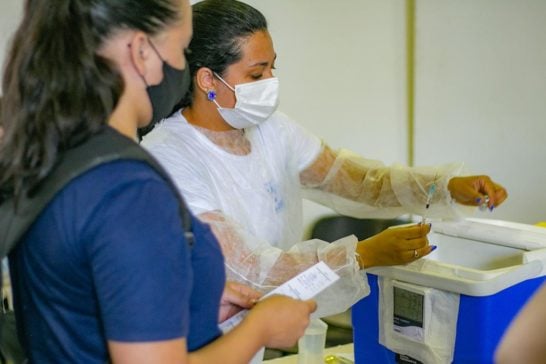 Araxá prorroga 2ª dose da CoronaVac, AstraZeneca e Pfizer nesta terça