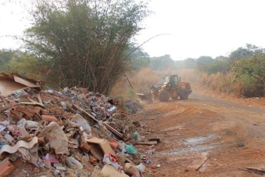 Prefeitura pede conscientização da população para não descartar entulho em áreas irregulares