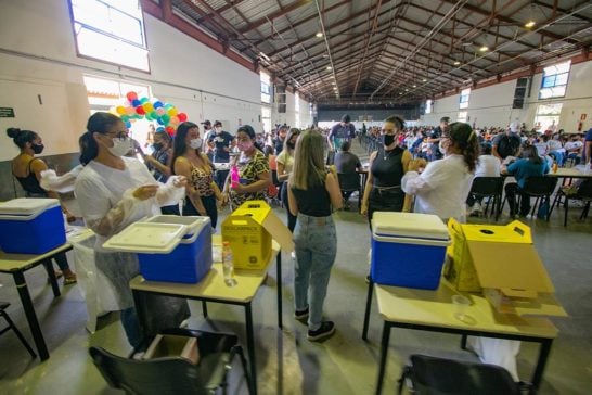 Araxá alcança 96% da população adulta imunizada com a 1ª dose ou aplicação única da vacina contra Covid-19