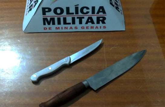 PM apreende armas brancas no Max Neumann