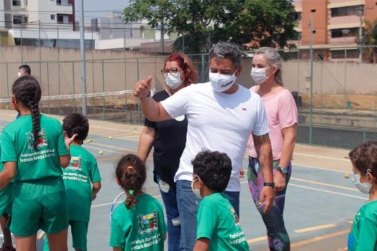 Prefeito visita alunos do Projeto Viva a Vida